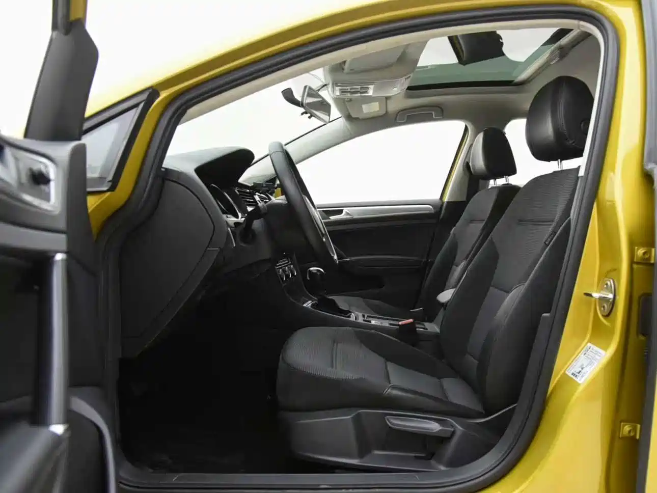 Volkswagen Golf 2018 230TSI Automatic Comfort фото 3