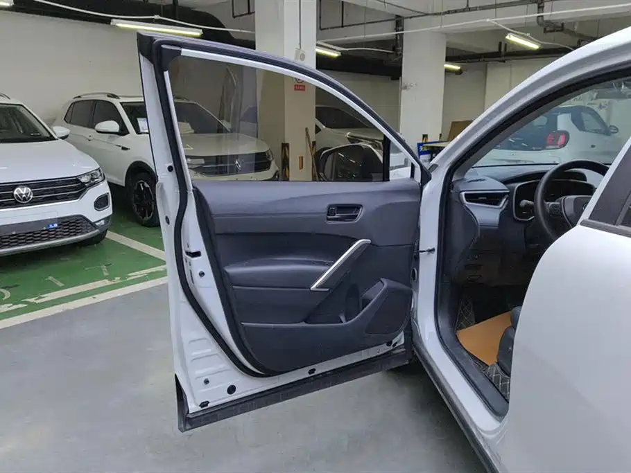 Toyota Frontlander 2024 2.0L CVT Elite Plus Edition фото 7