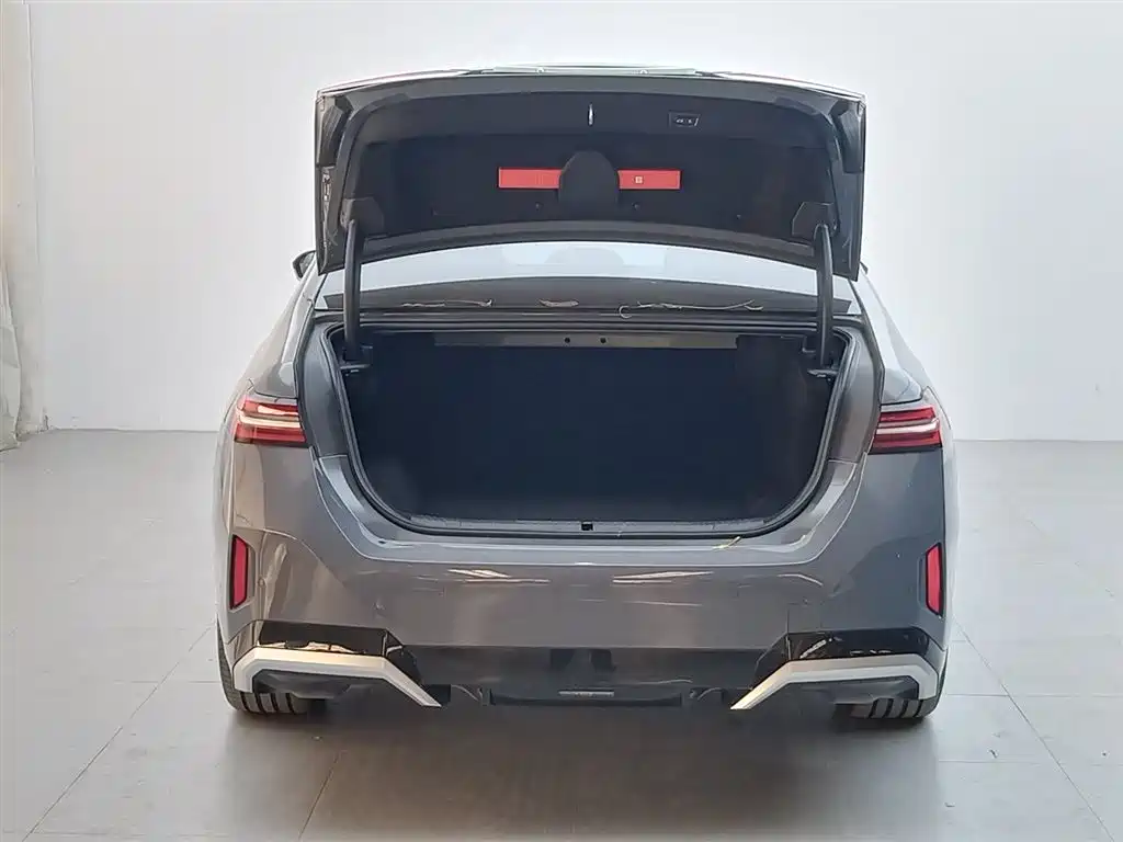 BMW i5 2024 2024 eDrive 35L Premium Model M Sport Package