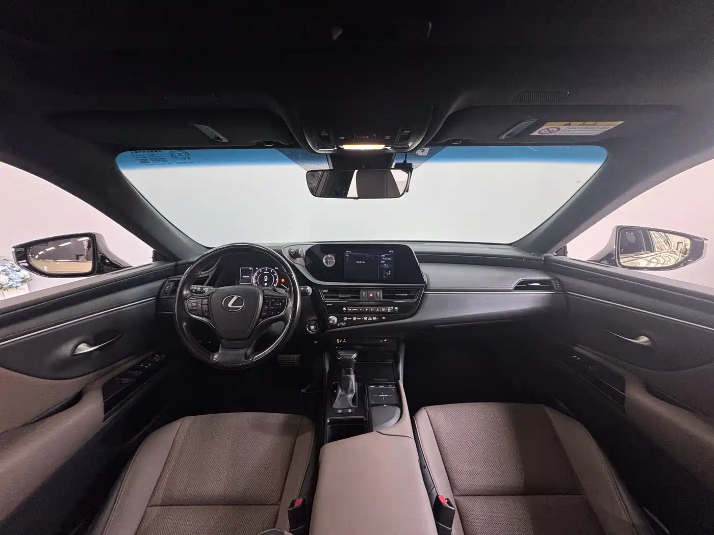 Lexus ES 2022 200 Excellence Edition фото 11