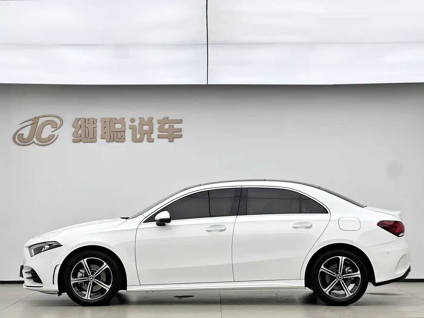 Mercedes-Benz A-Class 2022 A 200 L Sport Sedan Style фото 4