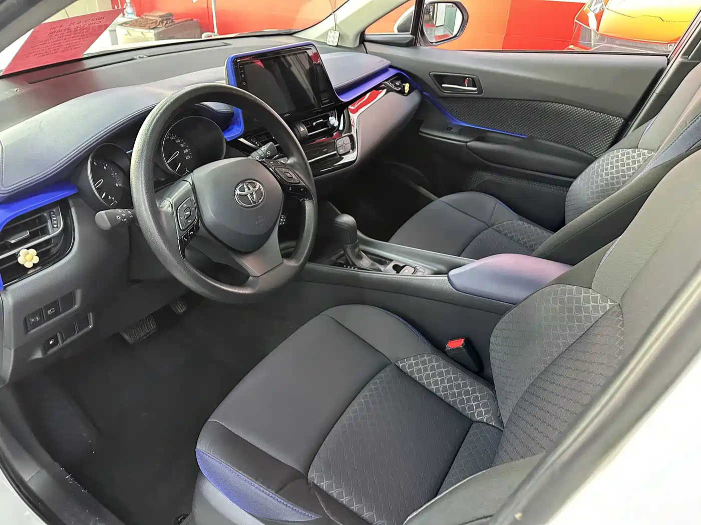 Toyota C-HR 2022 2.0L Comfort Edition фото 6