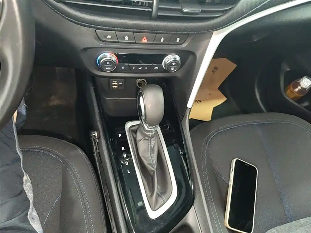 Buick Encore 2020 20T CVT Elite Model фото 14