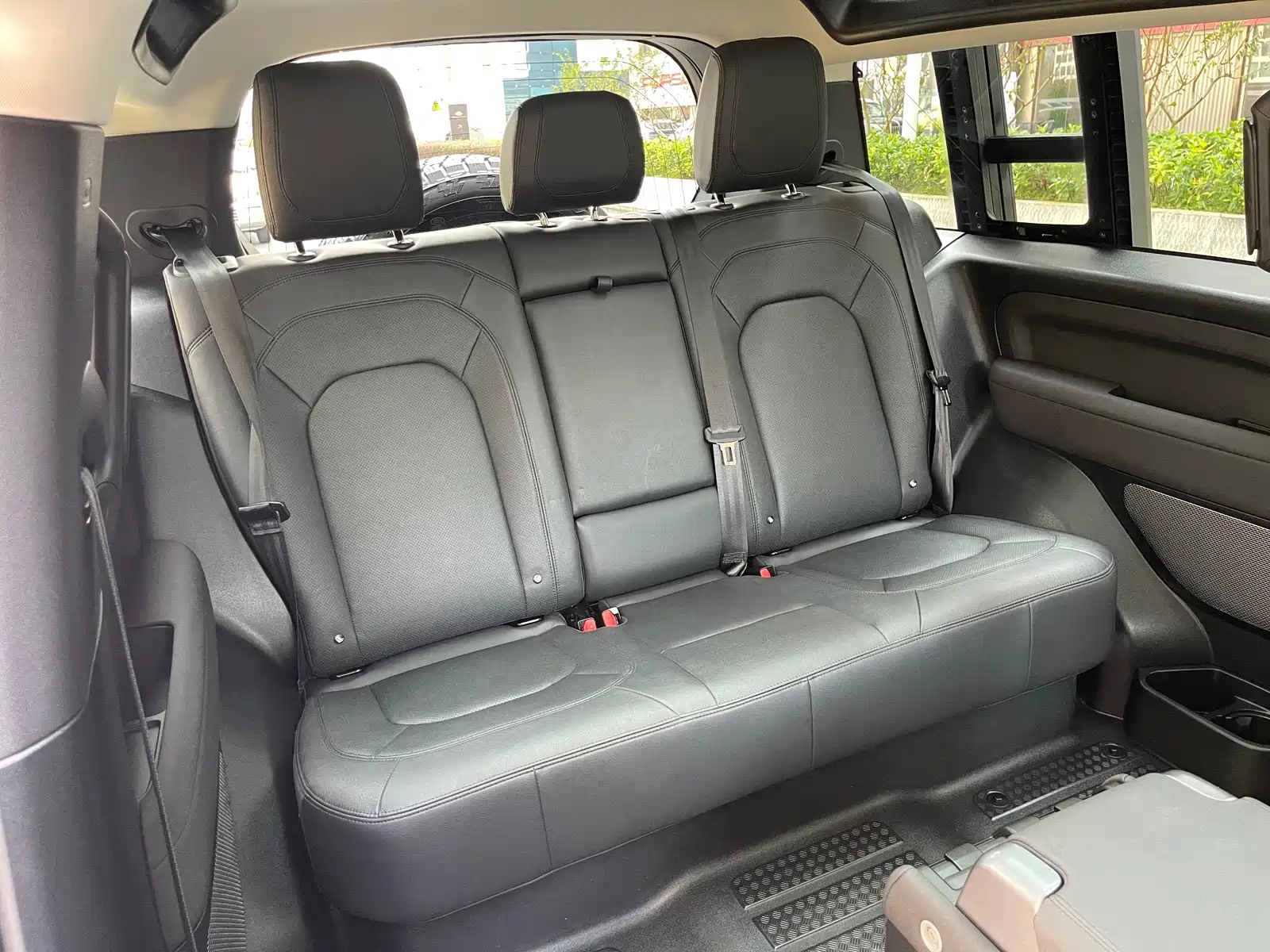 Photo 19 - Land Rover Defender