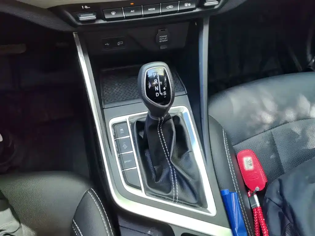 Фото 14 - Geely Vision X3
