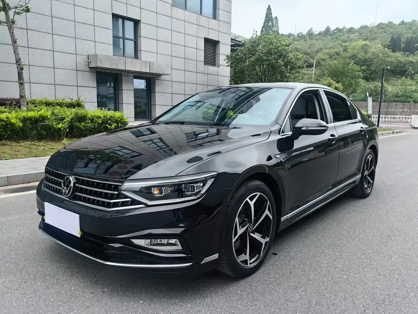 Volkswagen Magotan 2023 Model 2 Million Commemorative Edition 330TSI DSG Luxury
