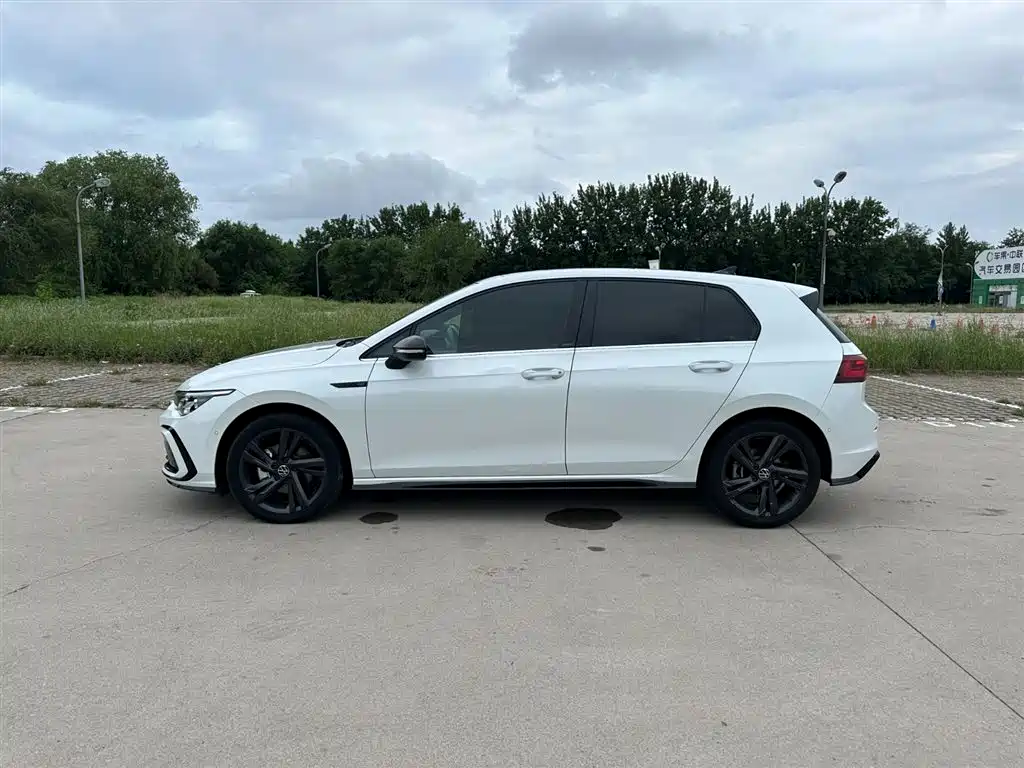 Volkswagen Golf 2023 280TSI DSG R-Line Lite фото 7