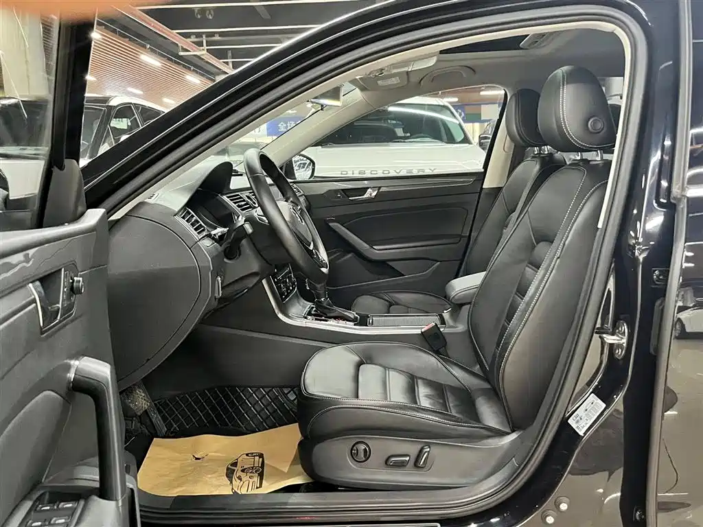 Volkswagen Passat 2017 330TSI DSG Prestige фото 5