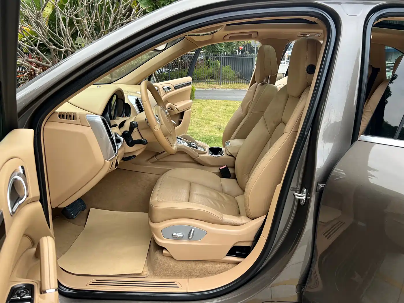 Porsche Cayenne 2011 Cayenne 3.0T фото 10