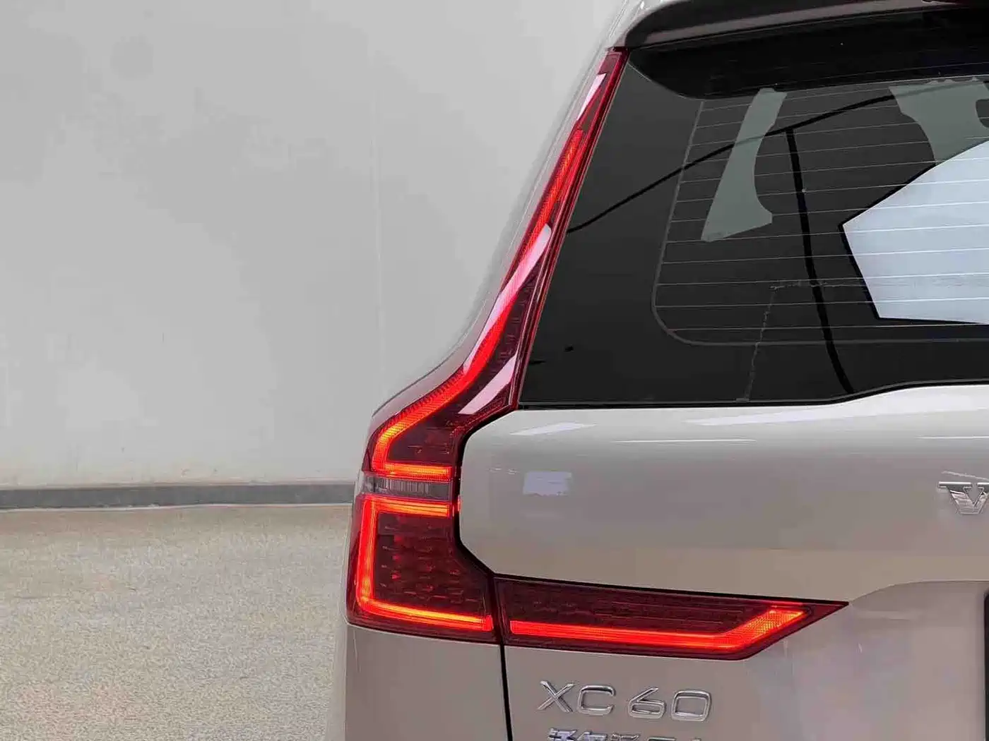 Volvo XC60 2026 2026 Model B5 AWD Smart Elite Luxury