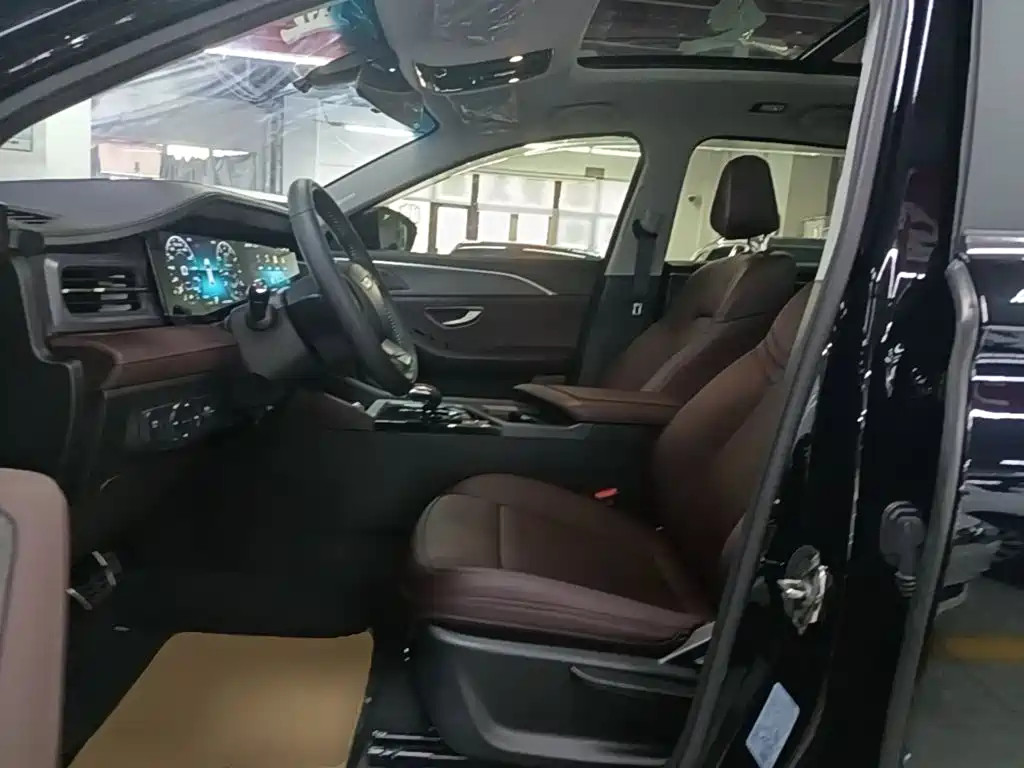 Jetour X90 PLUS 2025 2024 1.6TD DCT Big Family Happy Edition 7-seater