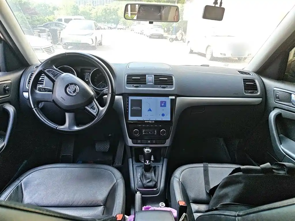 Škoda Yeti 2014 1.8TSI DSG Polar Edition фото 13