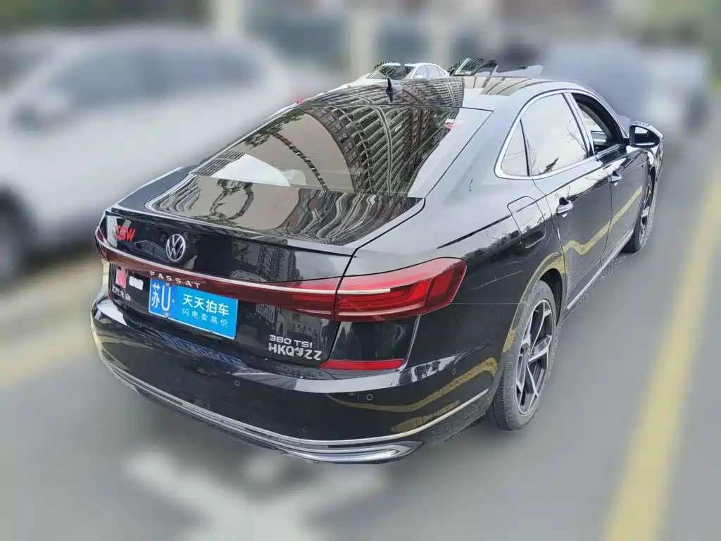 Photo 2 - Volkswagen Passat