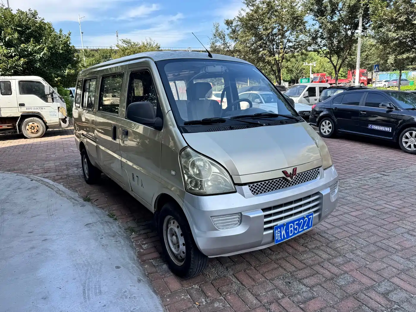 Wuling Motors Wuling Rongguang 2013 2012 1.5L Extended Standard Model