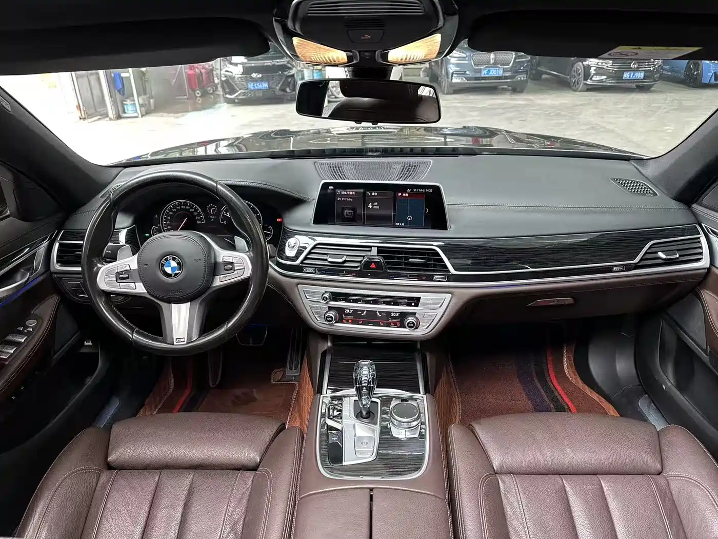 BMW 7 Series 2018 730Li Leading Type M Sport Package фото 14