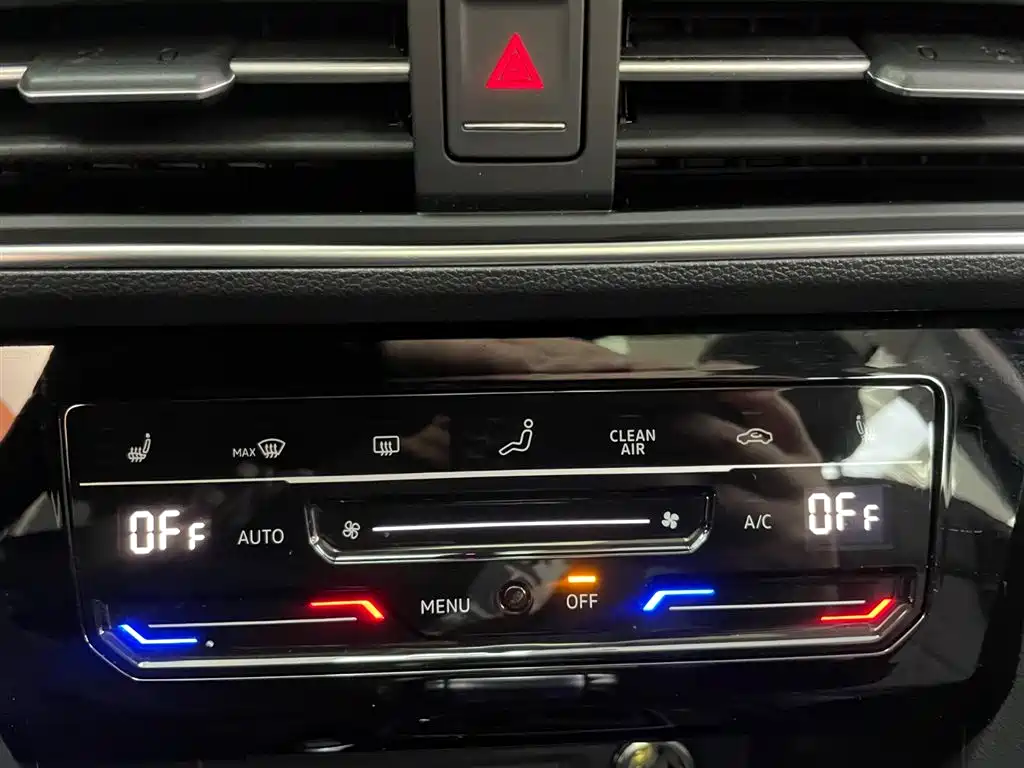 Volkswagen Tiguan L 2024 330TSI Automatic 2WD R-Line Premium Enjoyment Edition фото 23