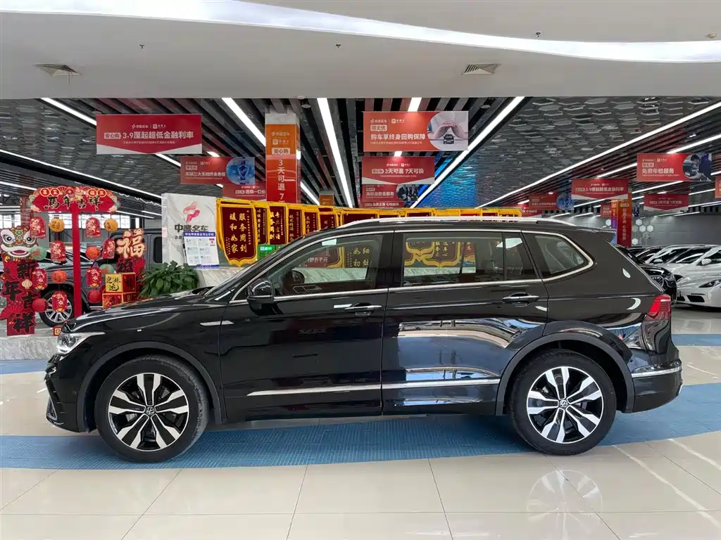Volkswagen Tiguan L 2024 330TSI Automatic 2WD R-Line Premium Enjoyment Edition фото 14