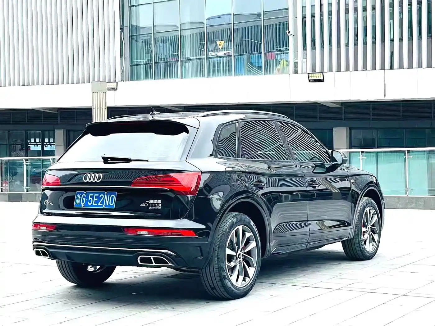 Audi Q5L 2024 Model 40 TFSI Luxury Dynamic фото 7