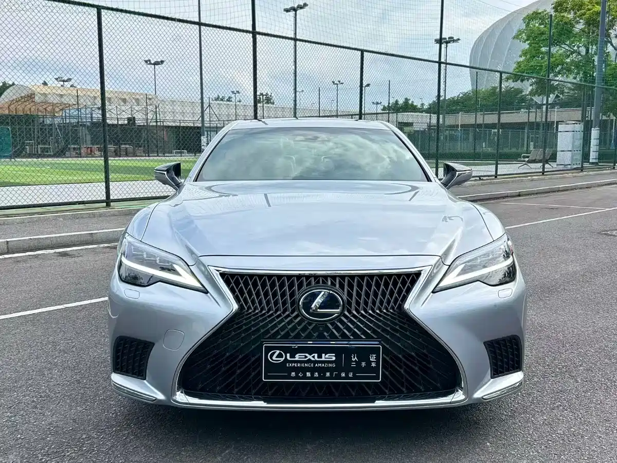 Lexus LS 2021 500h Executive Edition фото 2