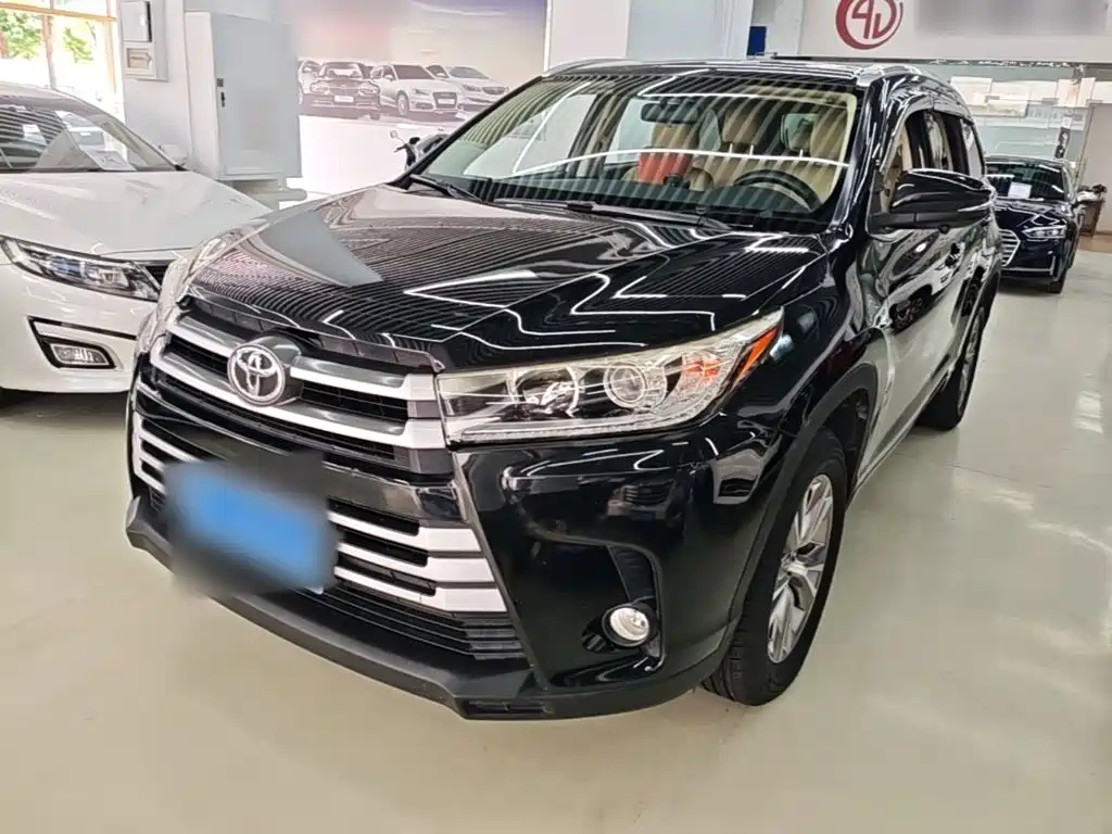 Фото 2 - Toyota Highlander