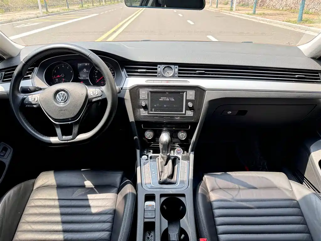 Volkswagen Magotan 2018 330TSI DSG Leading фото 6