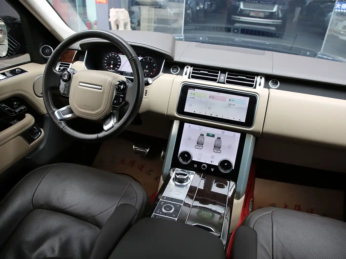 Land Rover Range Rover 2020 3.0 L6 Heritage Extended Edition фото 14