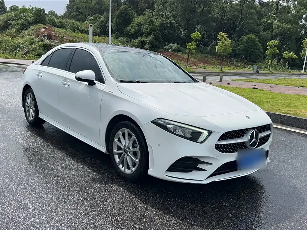 Mercedes-Benz A-Class 2021 A 200 L Sport Sedan Fashion Edition фото 25