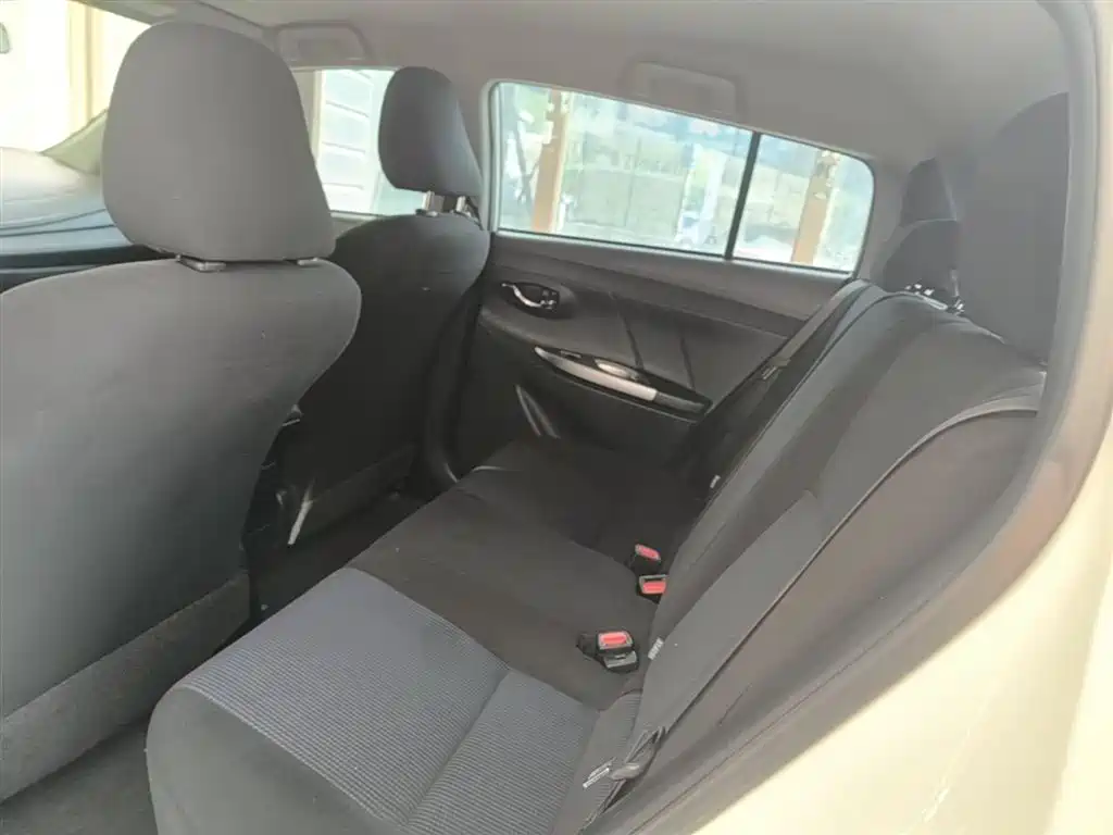 Toyota YARiS L Zhi Xuan 2015 1.5E Auto Charming Edition фото 17