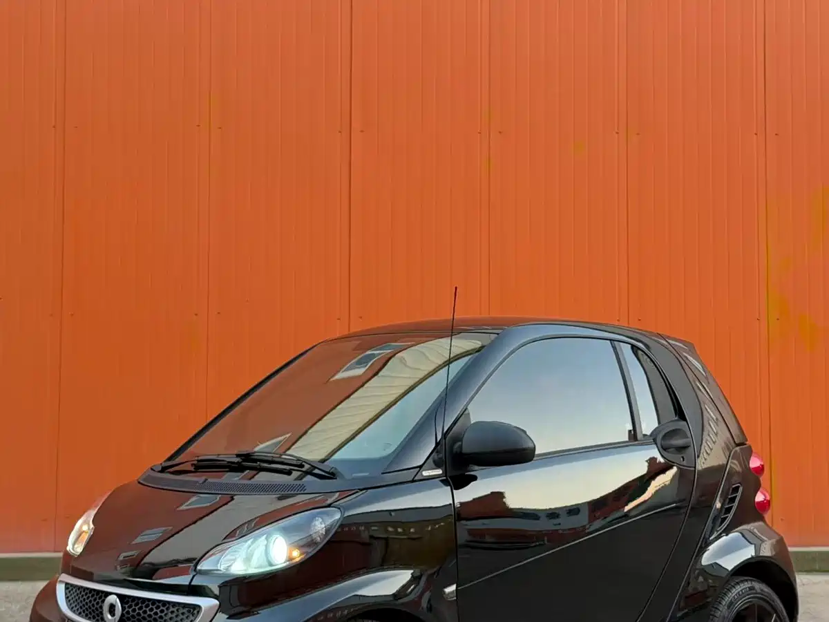 Photo 1 - smart fortwo