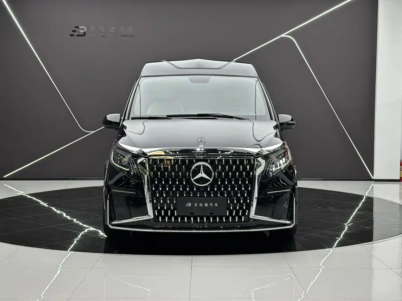 Mercedes-Benz Vito 2023 2.0T Business 7-Seater фото 2