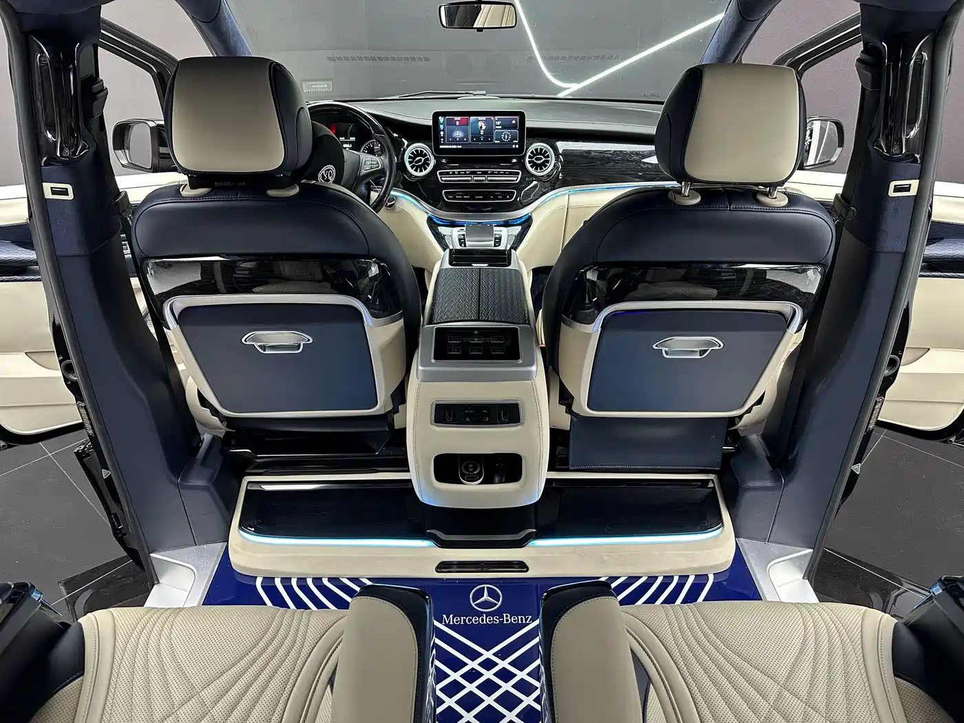 Mercedes-Benz Vito 2023 2.0T Business 7-Seater фото 13