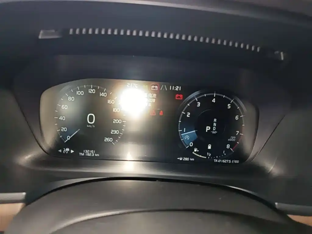 VOLVO S90