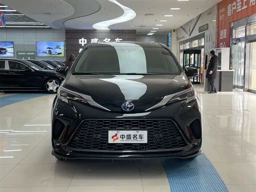 Toyota Granvia 2023 2.5L Hybrid Prestige PLUS Edition фото 2