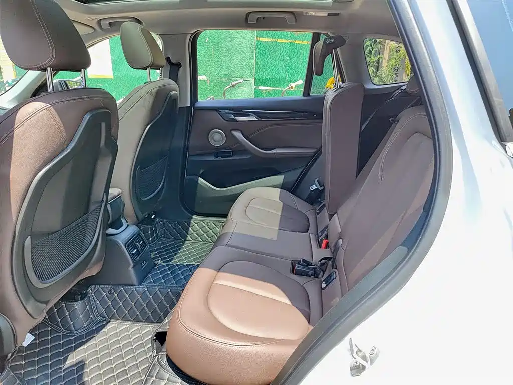 BMW X1 2022 sDrive25Li Leading фото 8