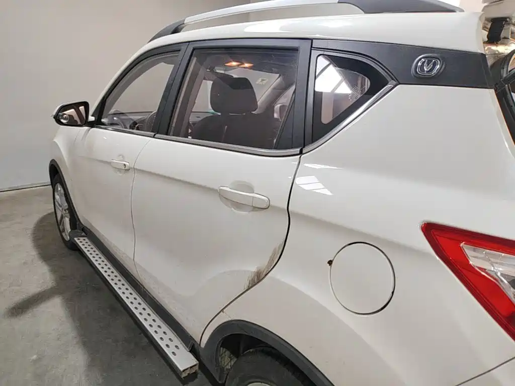 Фото 23 - Changan CS35