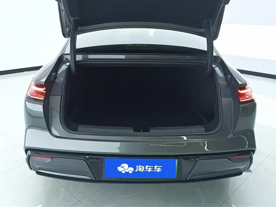 GEELY GALAXY GALAXY E8