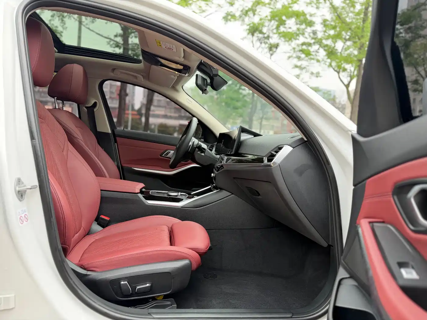BMW 3 Series 2023 320i M Sport Package фото 9