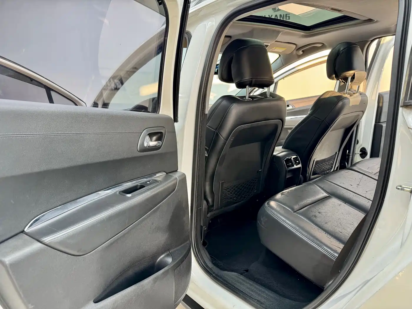 Peugeot 3008 2015 2.0L Automatic Trend Edition фото 9