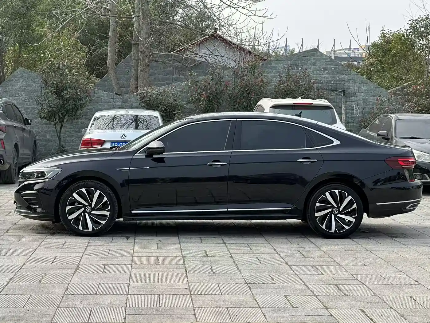 VOLKSWAGEN PASSAT