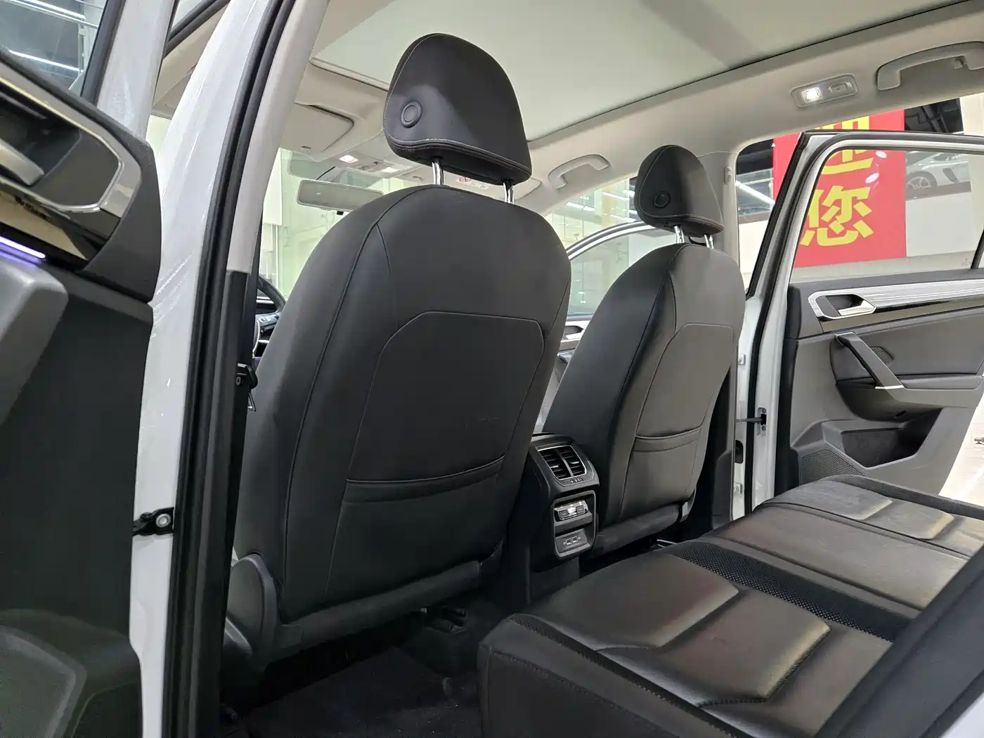 Volkswagen Tayron 2019 330TSI 2WD Luxury China VI фото 8