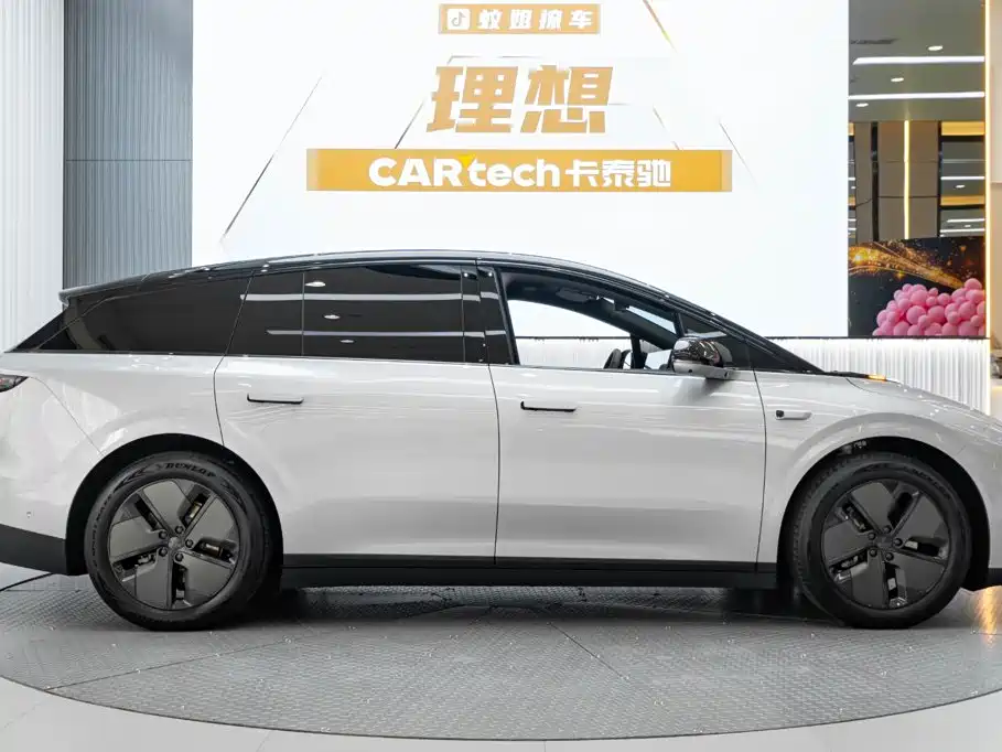 Li Auto i6 2026 2025 2WD Base Model