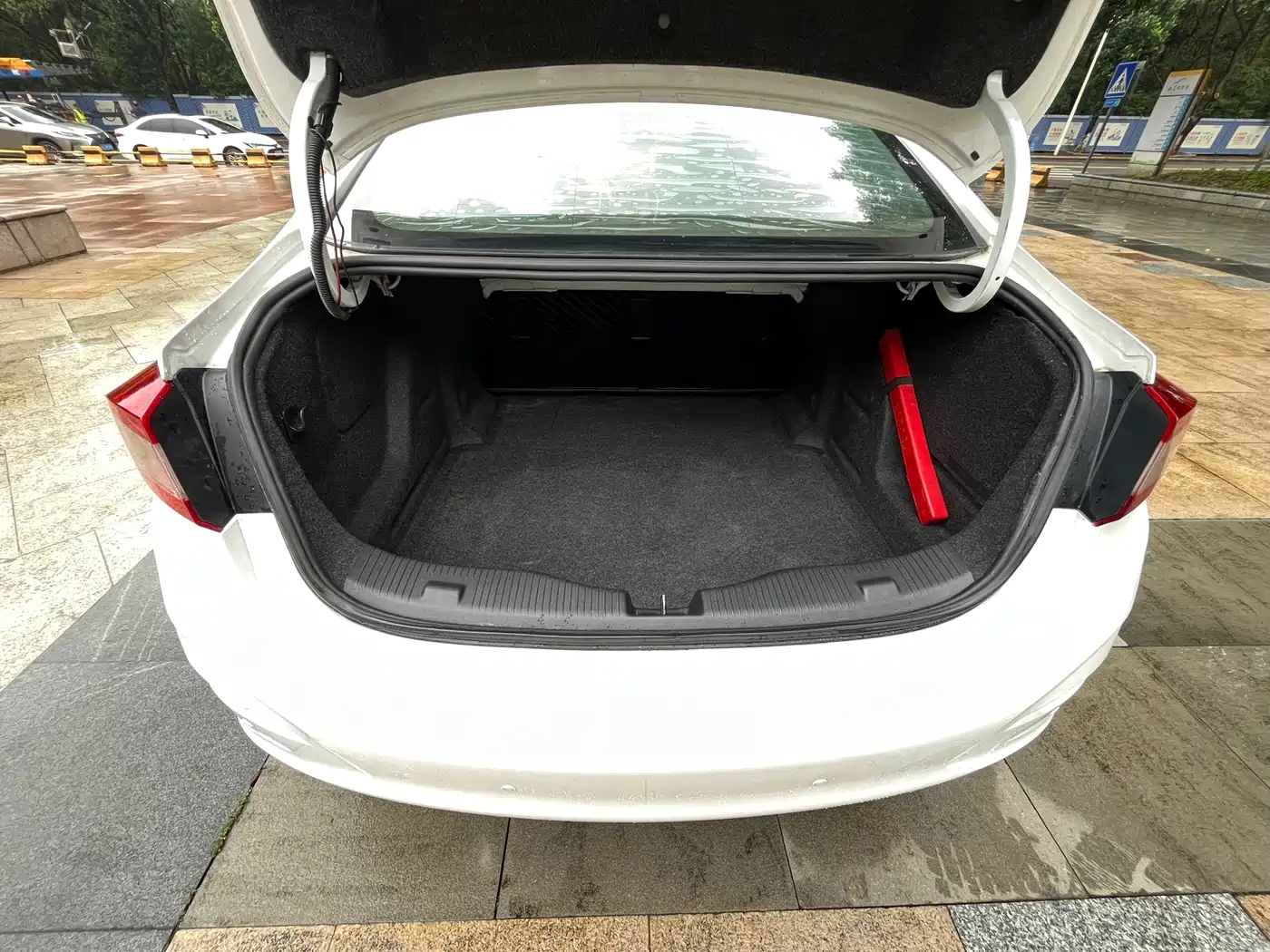 Chevrolet Cruze 2017 1.5L Automatic Pioneer Sunroof фото 17