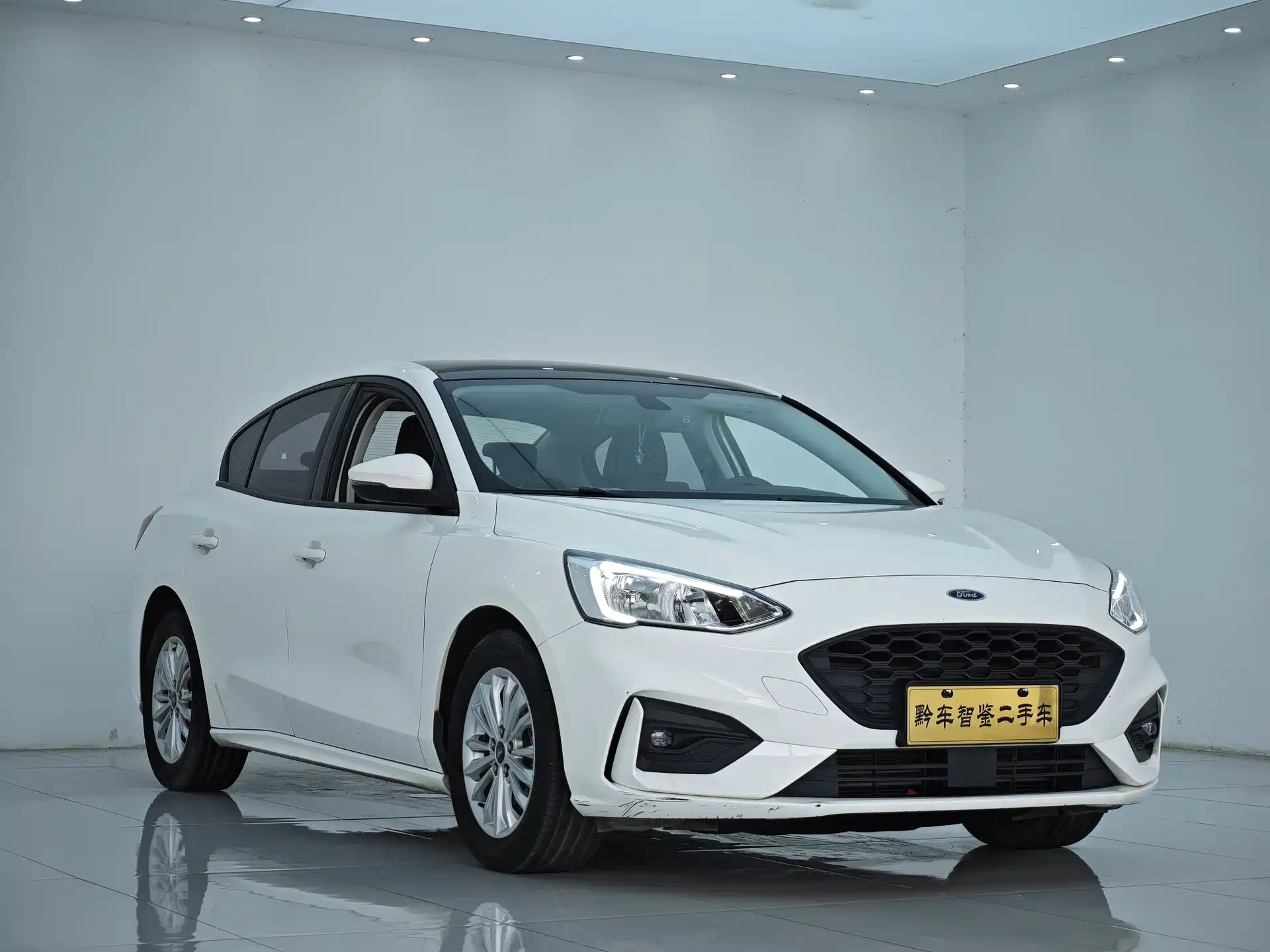 Фото 3 - Ford Focus
