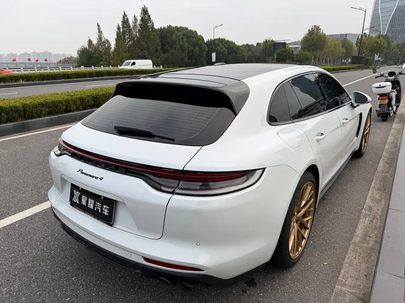 PORSCHE PANAMERA