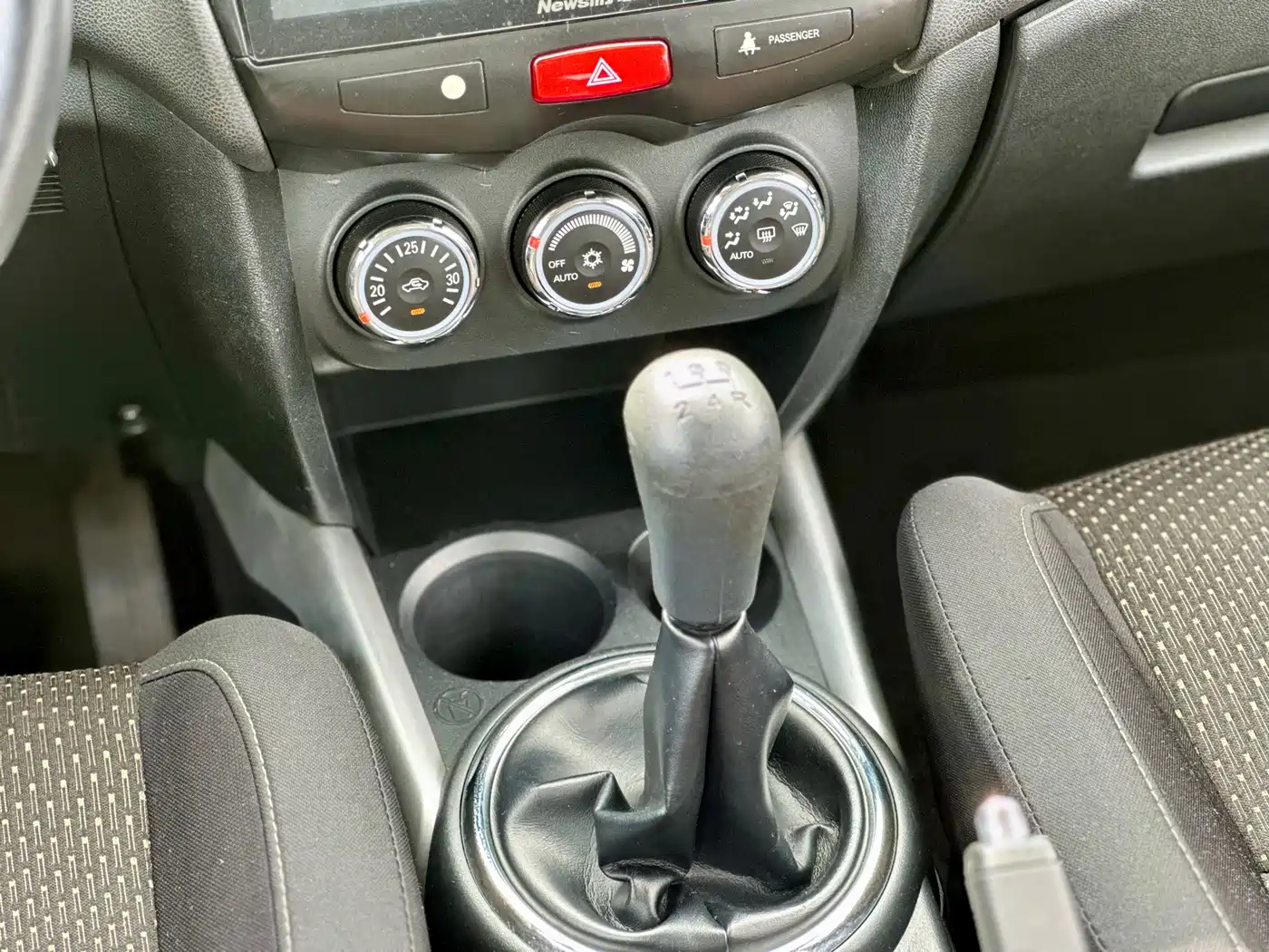 Mitsubishi ASX 2013 2.0L Manual 2WD Comfort фото 40