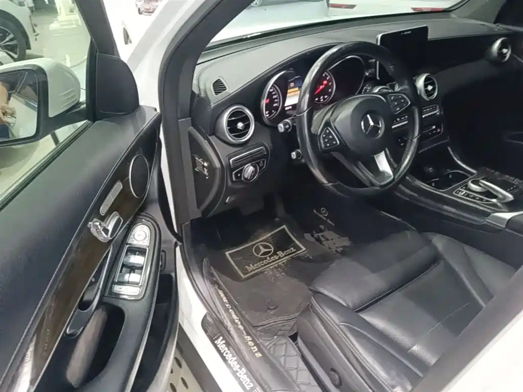 Mercedes-Benz GLC 2019 GLC 260 L 4MATIC Dynamic фото 16