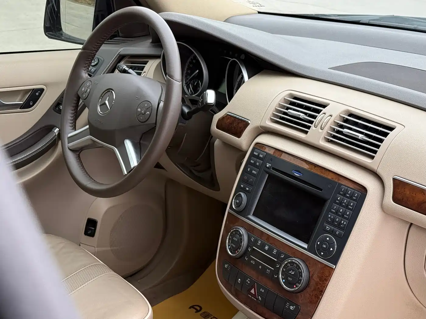 Mercedes-Benz R-Class 2011 R 350 L 4MATIC фото 34