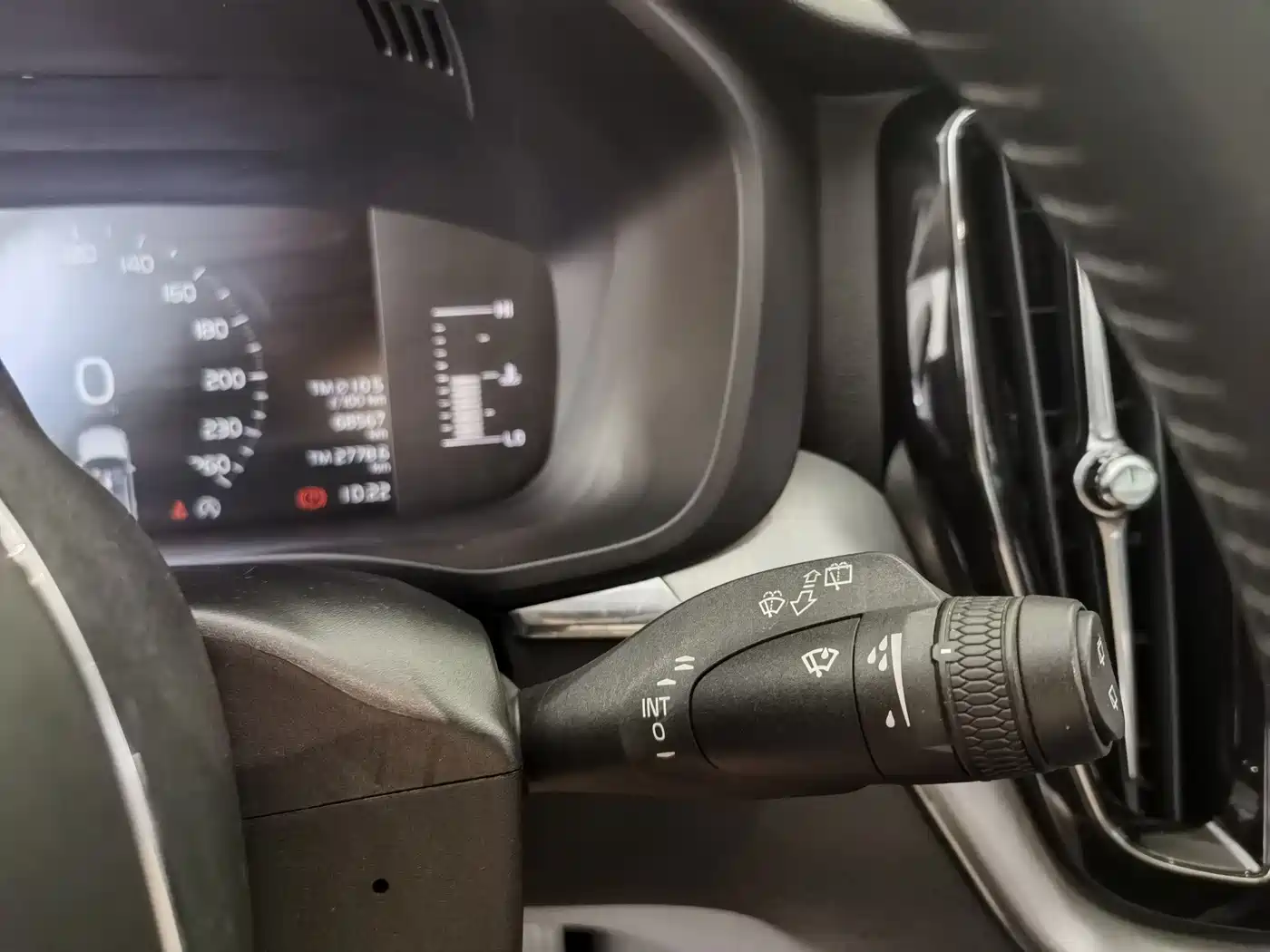 Фото 9 - Volvo XC60