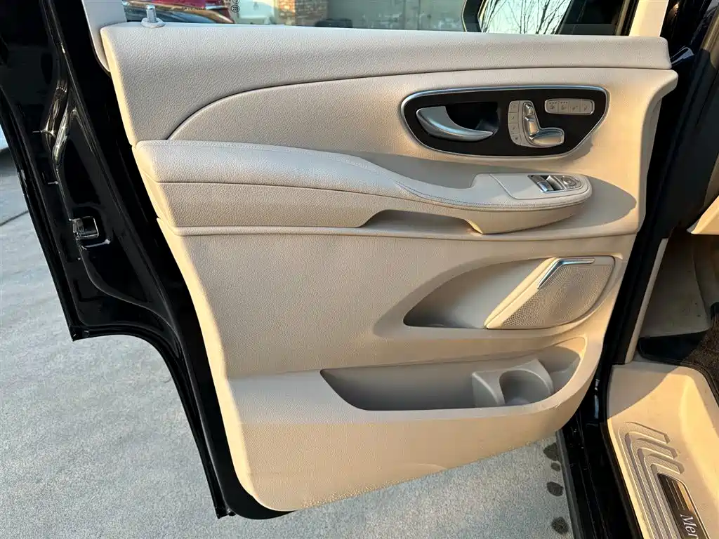 MERCEDES-BENZ V CLASS