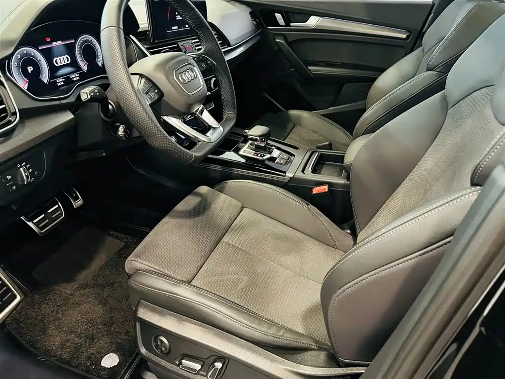 AUDI Q5L SPORTBACK